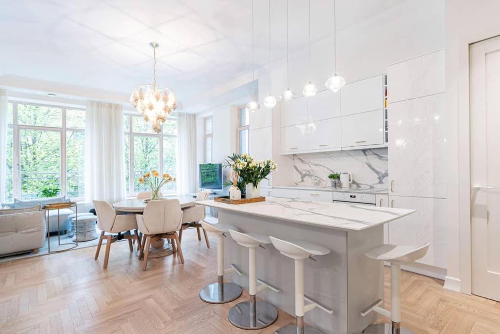 Jogailos Residence Peaceful Old Town Luxury 3 Bdr, 2 Bthr, Free Garage, Top-Speed Wifi Vilnius Luaran gambar